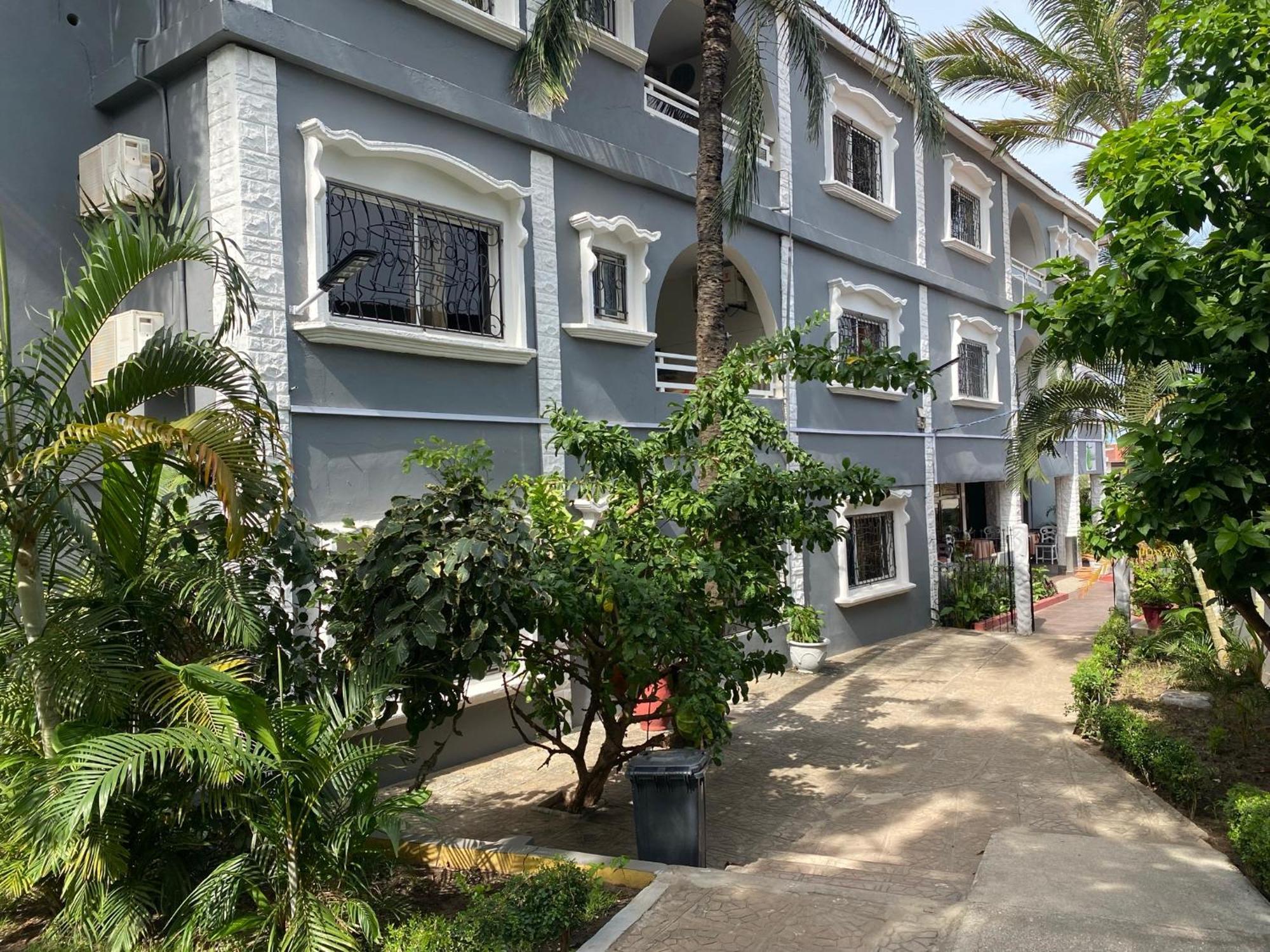 Calabash Apartment-Hotel Kotu Exterior foto